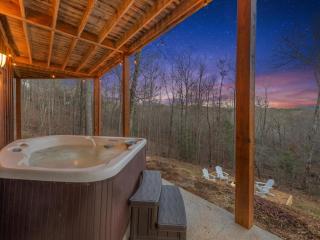 Rivendell - Stunning Views, Fireplace, Hot Tub, Billiards Table, Outdoor Fire Pit - Morganton, GA - 9