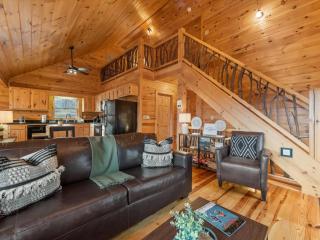 Rivendell - Stunning Views, Fireplace, Hot Tub, Billiards Table, Outdoor Fire Pit - Morganton, GA - Morganton - 2