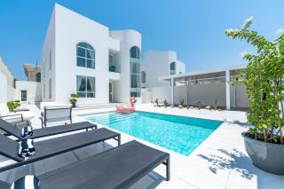 Luxurious 4 BR Villa, Private Pool Umm Suqeim II - Dubai - 2