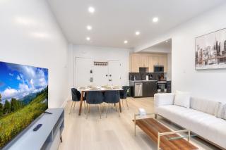 Free indoor parking Cozy & Spacious condo In heart of downtown - Montreal - 5