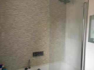 Double size bed Free WiFi Free Parking - Sheffield - 4