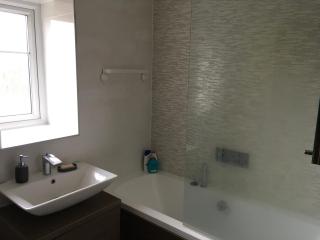 Double size bed Free WiFi Free Parking - Sheffield - 5