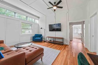 The Equestrian by Saratoga Stays - Private Balcony - Saratoga Springs - 1