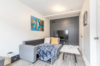 Modern Condo on James Street North - Hamilton - 4