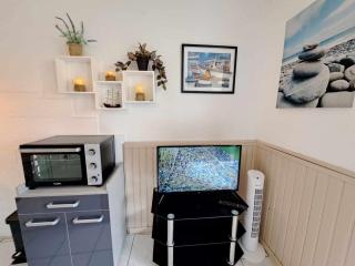 Appartement 2 Pièces avec Piscine, Parking Privé et Proche Plage pour 4 Personnes - FR-1-326-820 - 6