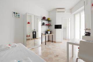 Lorenteggio-Piazza Frattini Balcony Apartment - Milan - 7