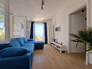 Apartments Vitarnja Hills beautiful terrace sea view with near turquoise beach - Jelsa - 9