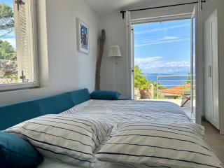 Apartments Vitarnja Hills beautiful terrace sea view with near turquoise beach - Jelsa - 3