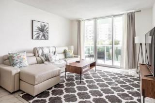 Beachfront, Pools, Patio, King Bd Villa- Hollywood FL - Hollywood - 0