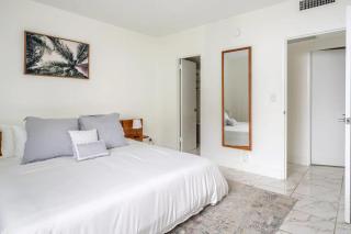 Beachfront, Pools, Patio, King Bd Villa- Hollywood FL - 1