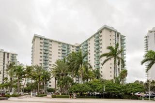 Beachfront, Pools, Patio, King Bd Villa- Hollywood FL - Hollywood - 5