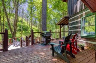 The Lodge At Whiskey Falls- Prefect for some R&R - 75 Ft water fall, Theater Game room - 3