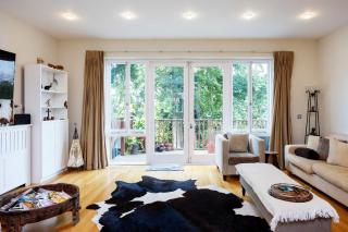 Veeve - Ace Delights - 0