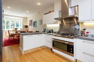 Veeve - Ace Delights - 4