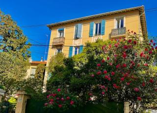 Chic Renovated 2 Bedroom entire apartment or only Private Rooms in Liberation in Nice with Garage on demand, AC, Wi-Fi and Tram Access - Nizza - 5