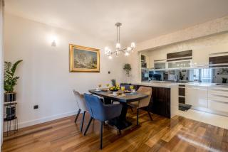 Amigo 2-Bedroom Luxury Suite - Balcony & Seaview - 8