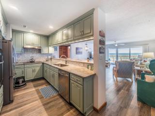 Queens Grant 211C - Surf City - 6