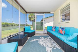 Lakeside Paradise - 9