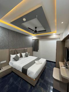 Hotel SERENE STAY - Surat - 1