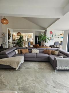 Stunning Front Line Ocean Views Luxury Beach House - 5