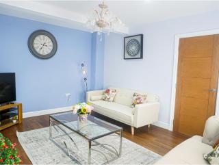 Royal Luxe 6 Bed House in London - Bexleyheath - 2