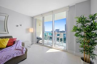 Apartment Ocean View Steps Away Beach Sunny Isles Miami - 4