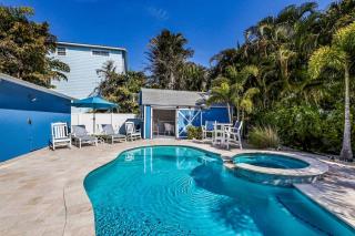 A Reel Beauty - 2 Blocks to Beach! Pool, Spa, Putting Green, by Anna Maria Life Vacation Rentals - 1