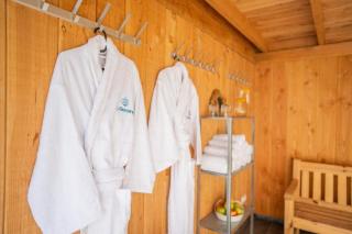 Yellow Tiny House with shared pool - Zeewolde - 4