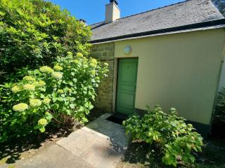 Cottage paisible au coeur du golf saint Laurent , linge de maison et ménage inclus - 1