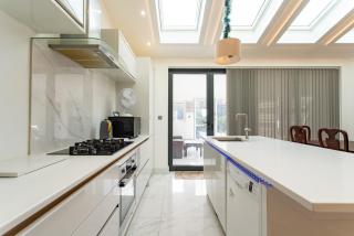 Modern 2Bed pad w/ Hot Tub - Barking - 4