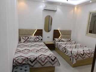 شقة فندقية راقية جدا بكمبوند جاردينيا ستي - Cairo - 2