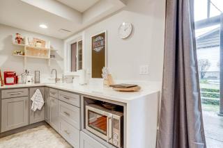 Modern Seattle Apartment about 2 Mi to Green Lake! - Seattle - 1