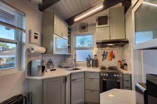 The Lilly Pad Loft - A Lovers Nest - Albuquerque - 4