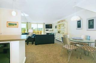 C302 - Surfside Sactuary - Oceanside - 1