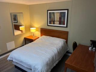 Schell Motel - 1