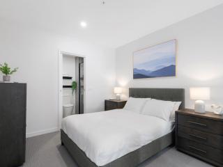 Peaceful 1-Bed Unit with a Spacious Balcony - Melbourne - 9