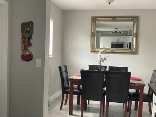 Relaxing 4 bedroom house perfect Florida getaway - Fort Lauderdale - 7