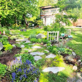 Tiny House with HOT TUB, close to golf and hiking!! - Oyster Bay - 0