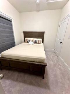 Luxury, Home Away from Home - Brampton - 1