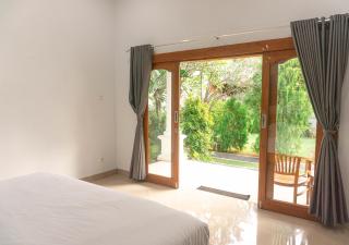 Srinadi Guest House Lovina - Lovina - 4