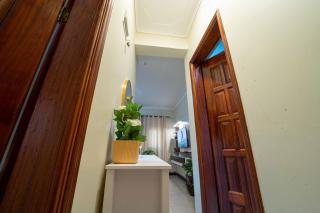 Cozy One Bedroom Apartment with Fast Fibre Wifi, Netflix, Hot Showers, Furnished Kitchen - Kampala - 8