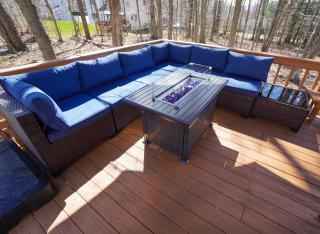 Rustic Poconos Ranch w Game Room - 3