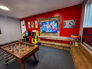 Rustic Poconos Ranch w Game Room - Tobyhanna - 9