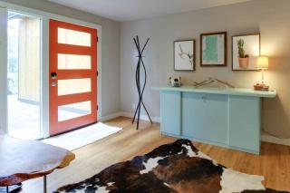Serendipity House with two master suites, hot tub, and huge fenced yard - Bend - 8