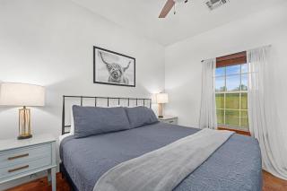 Meadows Cottage - Hot Tub & 5 mins to Main - Fredericksburg - 4