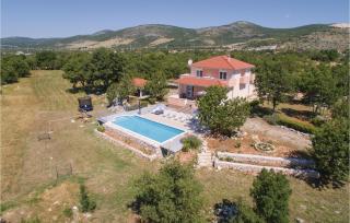 Five-Bedroom Holiday Home Dugopolje With A Fireplace 03 - 9