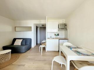 Canet-en-Roussillon T2 Moderne - Parking - Clim - 2ème étage avec ascenseur - 4 pers - FR-1-794-136 - 6