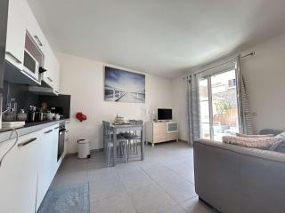 Charmant T2 en Centre-Ville, Terrasse, Clim et Parking, Proche Plage et Commodités - FR-1-226-550 - Sainte-Maxime - 9