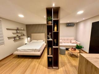 Apto Ejecutivo en Zona Universitaria Equipetrol Wifi Piscina Comodidad - 4