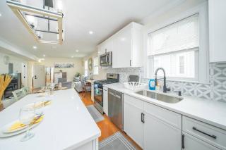 80-2 4BR Boston - Bright Family Stay near PJP II Park - 1